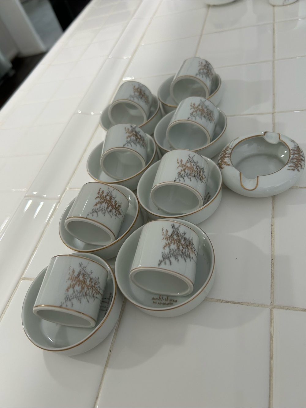 Porcelain Arita hand painted napkins Set - (8) White and Gold Accent Home Art